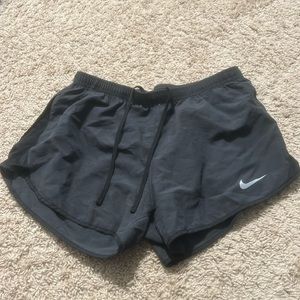 women’s size M Nike dri-fit shorts